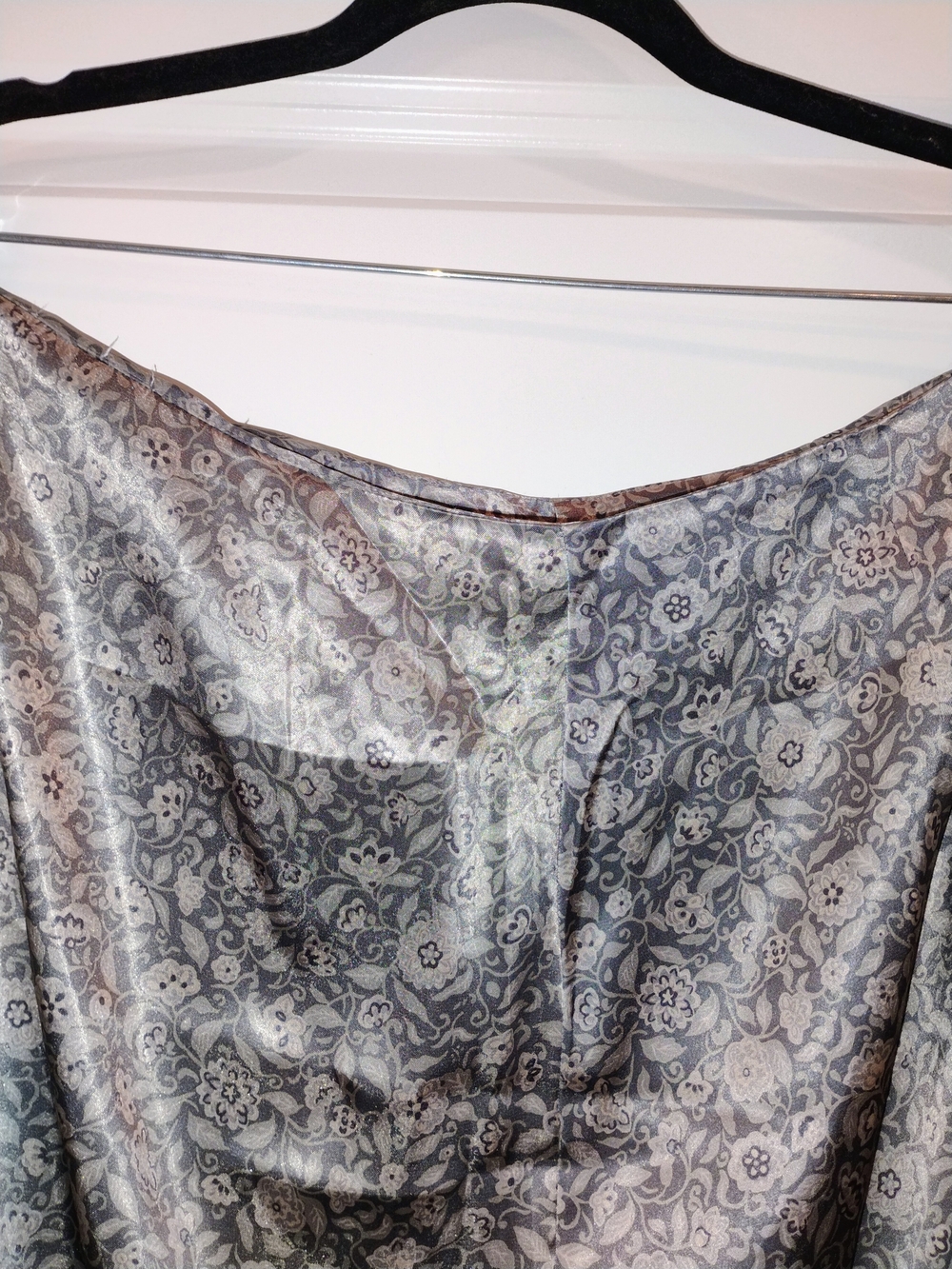 Old Navy Floral Satin Midi Slip Skirt Gray Black Silk Ditsy Print Whimsical L - Picture 4 of 6